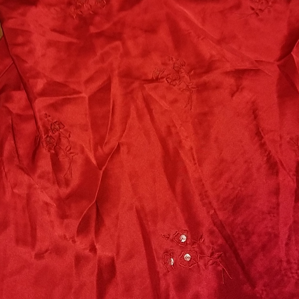 👸😴 Red Chemise - Picture 2 of 5